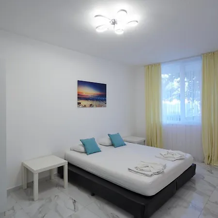 Luxury First Line With Pool By The Sea Apartman *