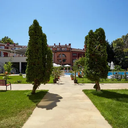 Luxury First Line With Pool By The Sea
