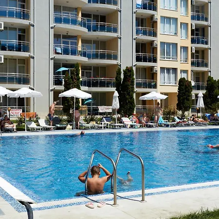 Апартамент Luxury First Line With Pool By The Sea *