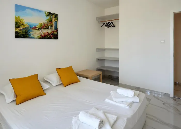 Luxury First Line With Pool By The Sea