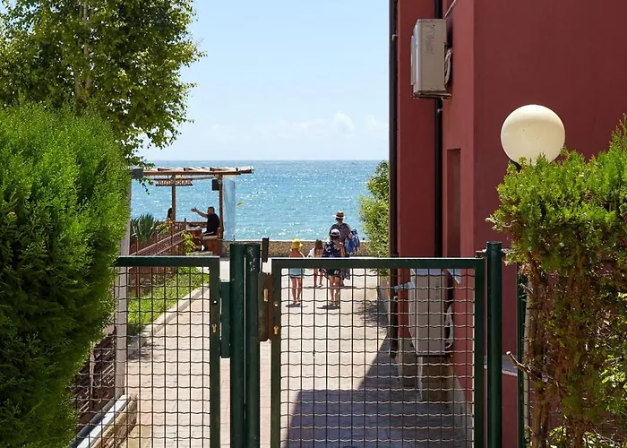 Luxury First Line With Pool By The Sea *