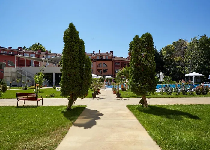 Luxury First Line With Pool By The Sea