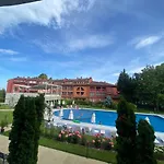 Luxury First Line With Pool By The Sea