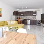 Luxury First Line With Pool By The Sea *