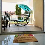 Апартамент Luxury First Line With Pool By The Sea *