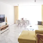 Апартамент Luxury First Line With Pool By The Sea Несебър