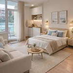 Апартаменты Luxury First Line With Pool By The Sea *
