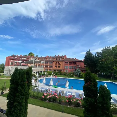 Luxury First Line With Pool By The Sea