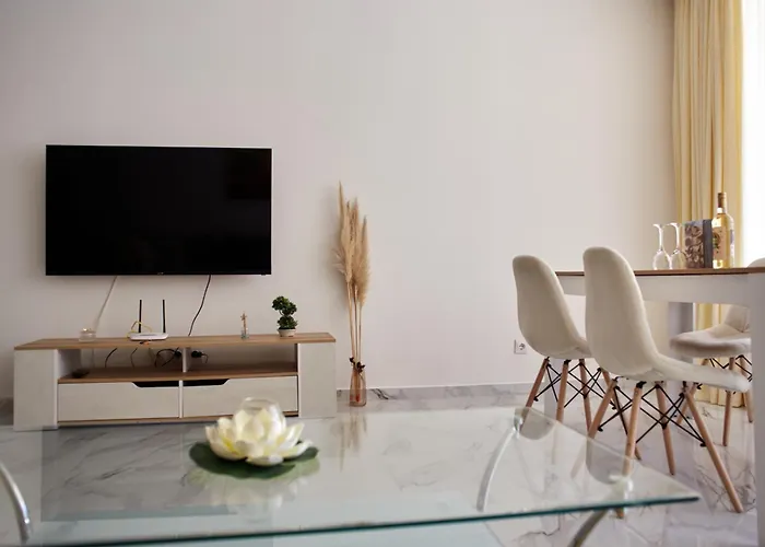 Luxury First Line With Pool By The Sea *