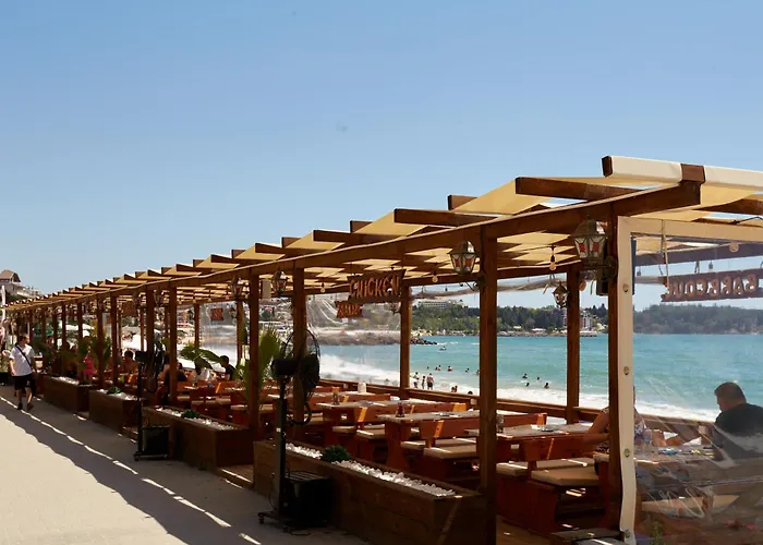 Apartment Luxury First Line With Pool By The Sea