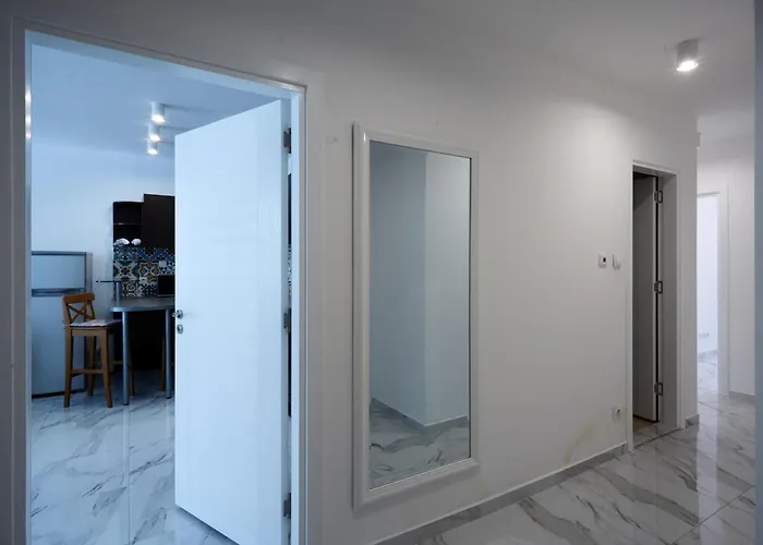 Luxury First Line With Pool By The Sea Apartment