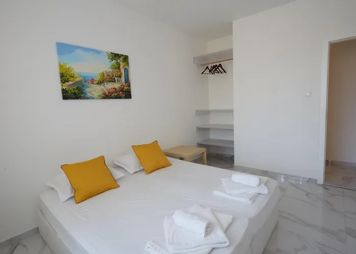 Luxury First Line With Pool By The Sea Apartment