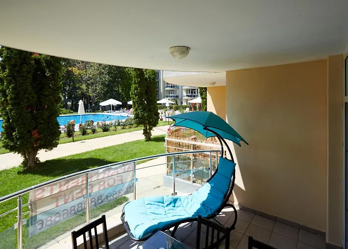 Luxury First Line With Pool By The Sea