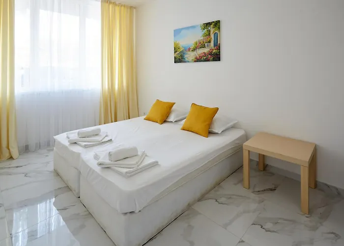 Apartment Luxury First Line With Pool By The Sea