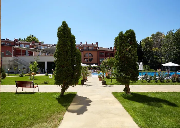 Luxury First Line With Pool By The Sea