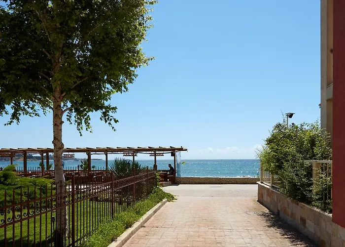 Apartment Luxury First Line With Pool By The Sea Nesebar